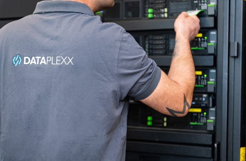 DATAPLEXX professional services im Server Raum